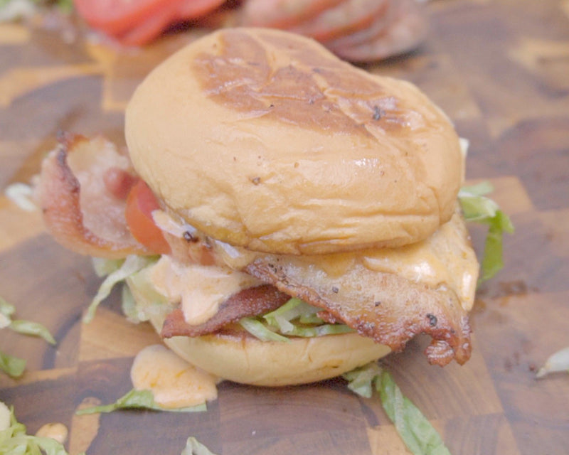 Buffalo-Sriracha Ranch Chicken Sandwich – Blackstone Products (MX)