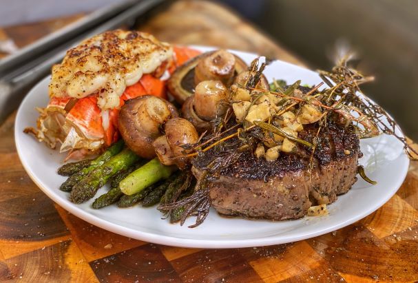 Butter Bathed Filet and Lobster Surf & Turf – Blackstone Products (MX)