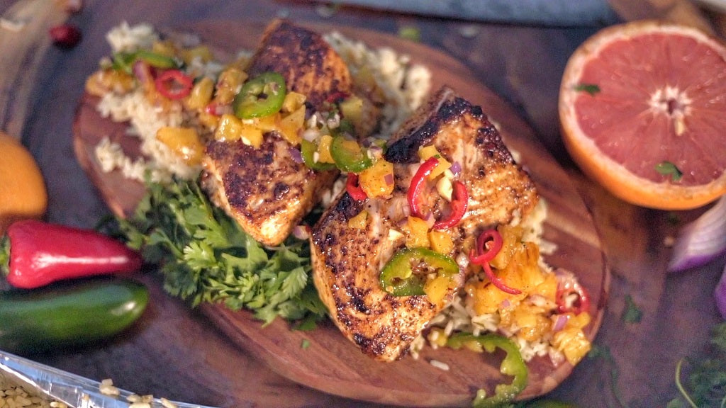 Mahi Mahi with Pineapple Pico and Rice
 &ndash; Blackstone Products (MX)