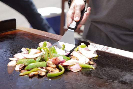 Griddles vs Grills: Food Comparison