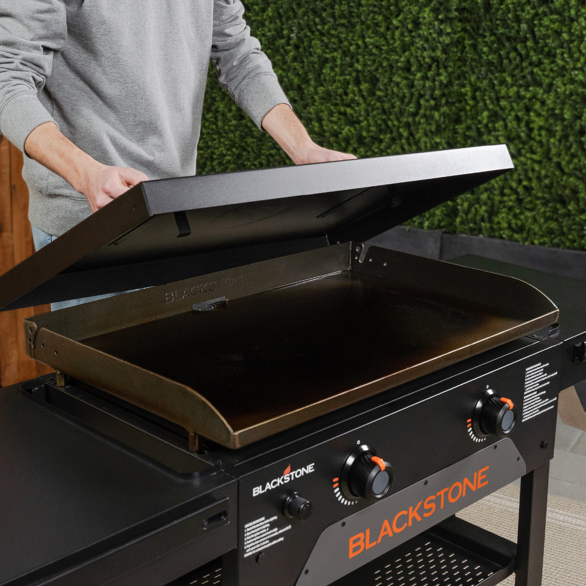Plancha de 28" con Cubierta Rígida